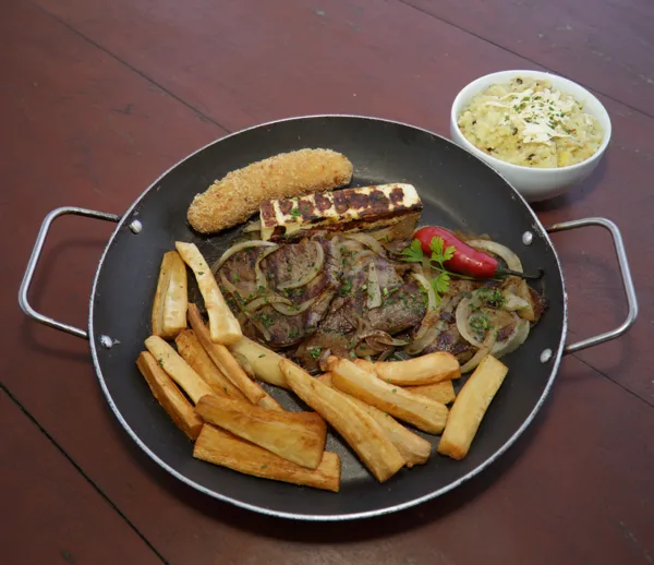 Praia, comida e diversão - Carne de Sol Atlantidz + 02 pulseiras de acesso à piscina de De R$ 189,90 por apenas R$ 109,90 no Complexo Atlantidz. - Image 3